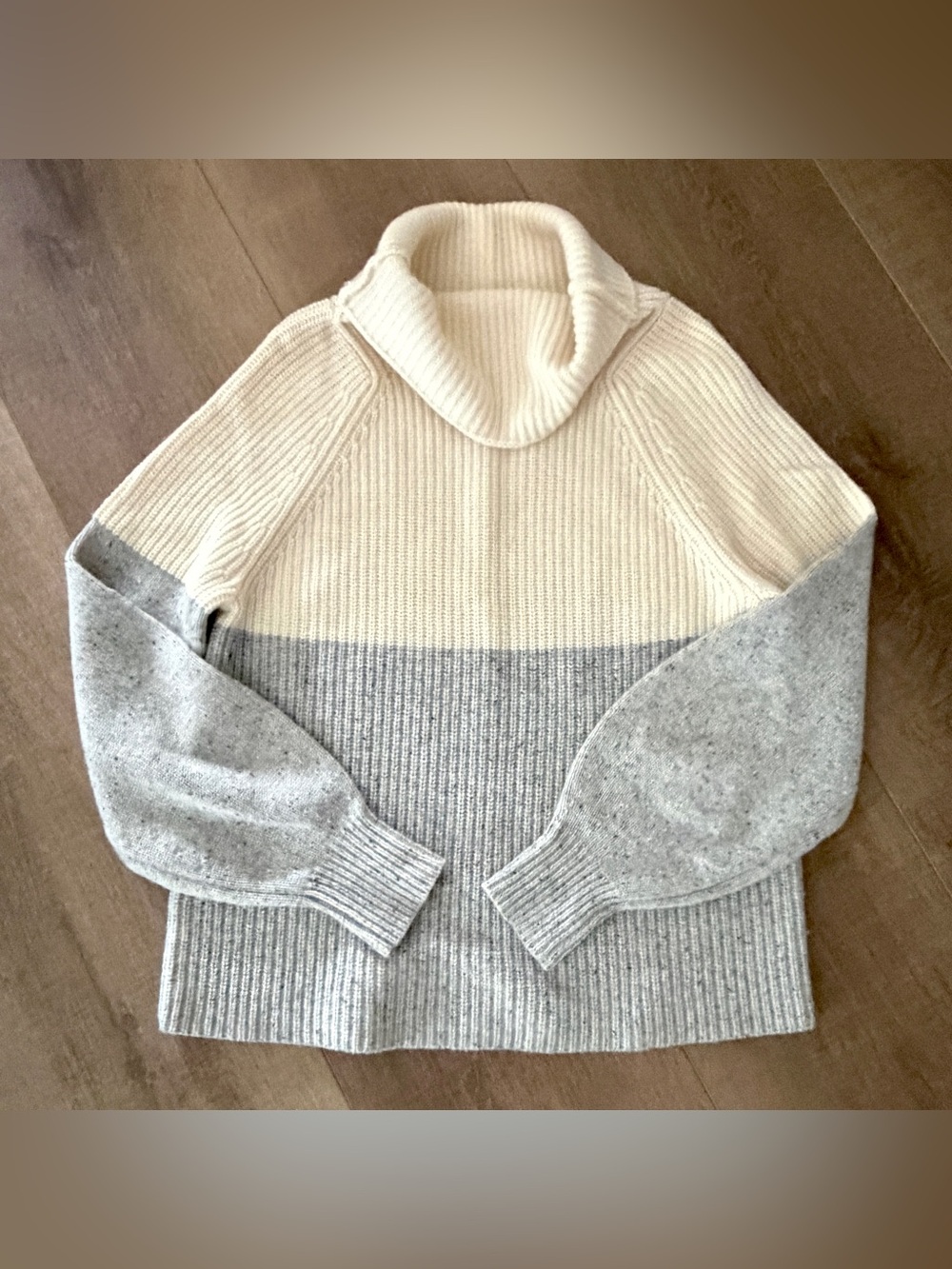 Ann Taylor 100% Cashmere Ribbed Pullover Sweater XS Ivory Gray Cowl Neck